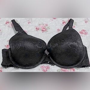 Savage X Fenty lined lace bra with underwire in black color Size 38DD